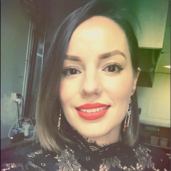 Meet your Posher, Yolanda - Picture 1 of 1